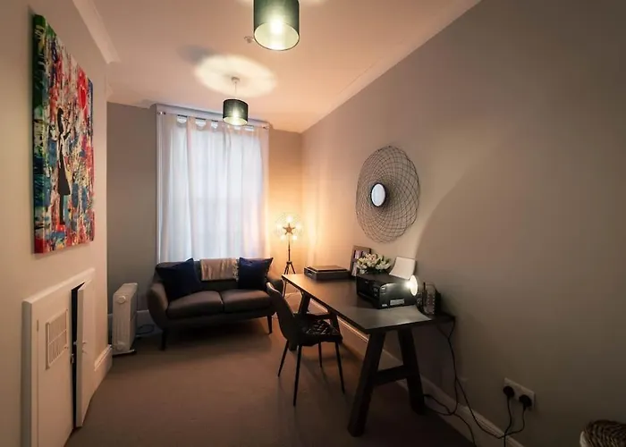 3 The Steyne - Stunning 5 Storey Georgian House With Cinema Room