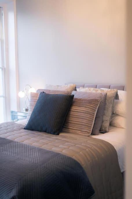 3 The Steyne - Stunning 5 Storey Georgian House With Cinema Worthing