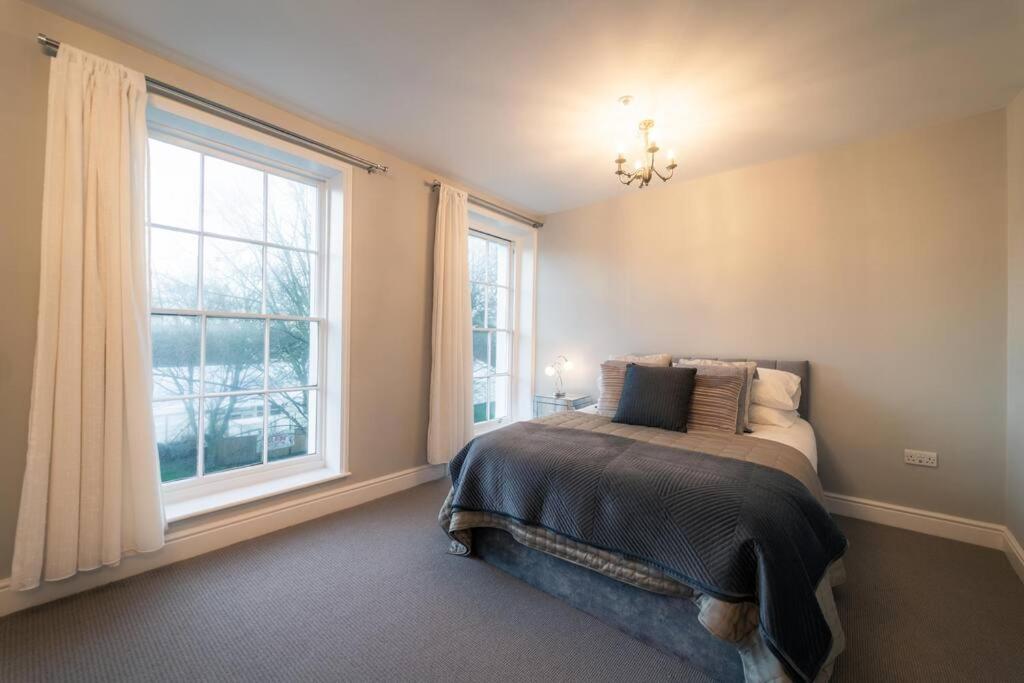 3 The Steyne - Stunning 5 Storey Georgian House With Cinema